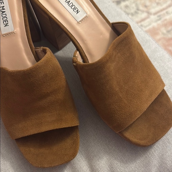 Steve Madden Brown Suede Block Heel Mules - Picture 2 of 4